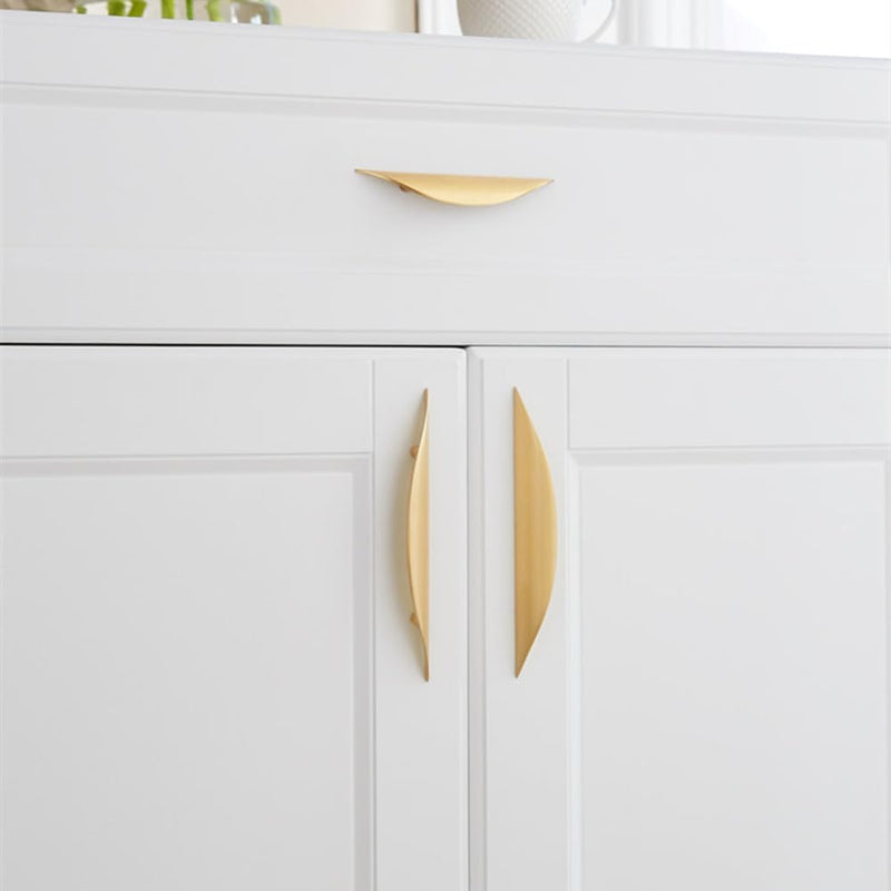 Primst 4 Pack Brushed Gold Cabinet Pulls, 3-3/4in Hole Centers Kitchen Cabinet Handles, Matte Gold Half Moon Cupboard Hardware for Kitchen Drawers, Dresser, Bathroom Vanity L-4PCS