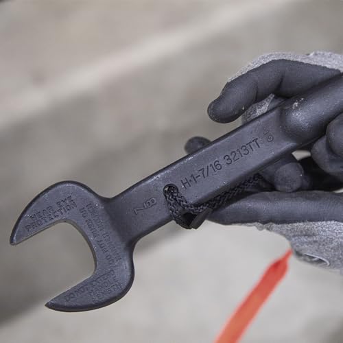 KLEIN TOOLS 3213TT Construction Spud Wrench with Tether Hole, Made in USA, 1-7/16-Inch Nominal Opening, 7/8-Inch Bolt for US Heavy Nut Tetherable