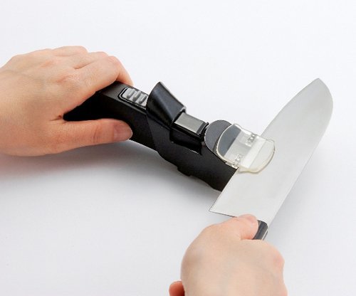 Kyocera SS-30 Fine Sharpener, Knife Sharpener, Electric Knife (Stainless Steel, Titanium, Steel), For Gardening, Cutlery, Scissors, Sickle, Fine Ceramic Whetstone, Guide Included, 2 AA Batteries Sold For metal cutlery (stainless steel, titanium, steel)
