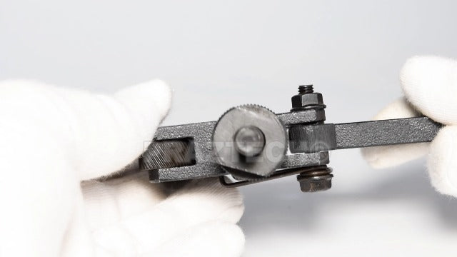 Knurling Tool 3-25 mm Capacity Spring Loaded Action Clamp | 5/8'' (16mm) Square Shank for Small & Medium Sized Lathe | Diamond Pattern DIY Lathe Accessories