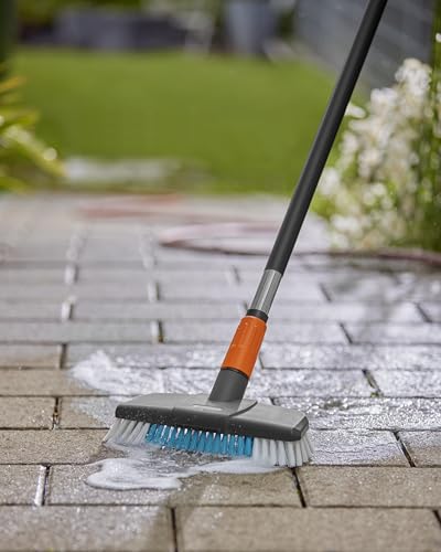 Gardena Cleansystem hard, long-handle brush: for intensive cleaning of non-sensitive surfaces, firm bristles of different lengths, connection to Cleansystem handle, for larger surfaces (18816-20) Single