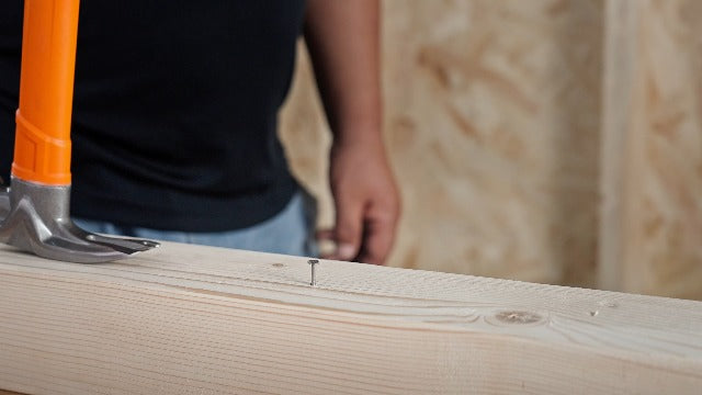 VANQUISH Framing Hammer 19 oz Curved Hickory Handle Straight Rip Claw 19oz Coated Hickory Handle