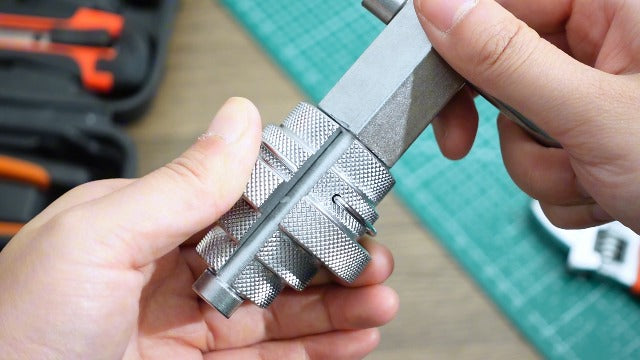 31405 Compatible with Model 342 Internal Wrench with 4-1/2 Internal Pipe Wrench, Silver, Suitable for Securing Wardrobe Drain Pipes, Bathtubs, Washbasins, and Sink Strainers