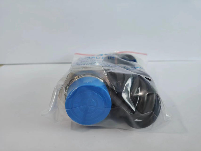 Heschen inductive proximity switches with sensor LJ30A3-15-Z/BY, detector 15mm, 10-30VDC, 200mA, PNP NO (normally open), 3 wire