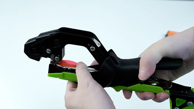 Upgraded Plant Tying Machine Gun, Lightweight Garden Tapener Tool with SK5 Blade for Tomatoes Grapes Cucumbers Vegetables, Includes 12 Rolls Tapes and 1 Box 10000pcs Staples（Green