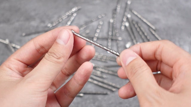 Tandefio 300 Pcs Stainless Steel Flooring Nails, 2-1/4 Inches, Silver