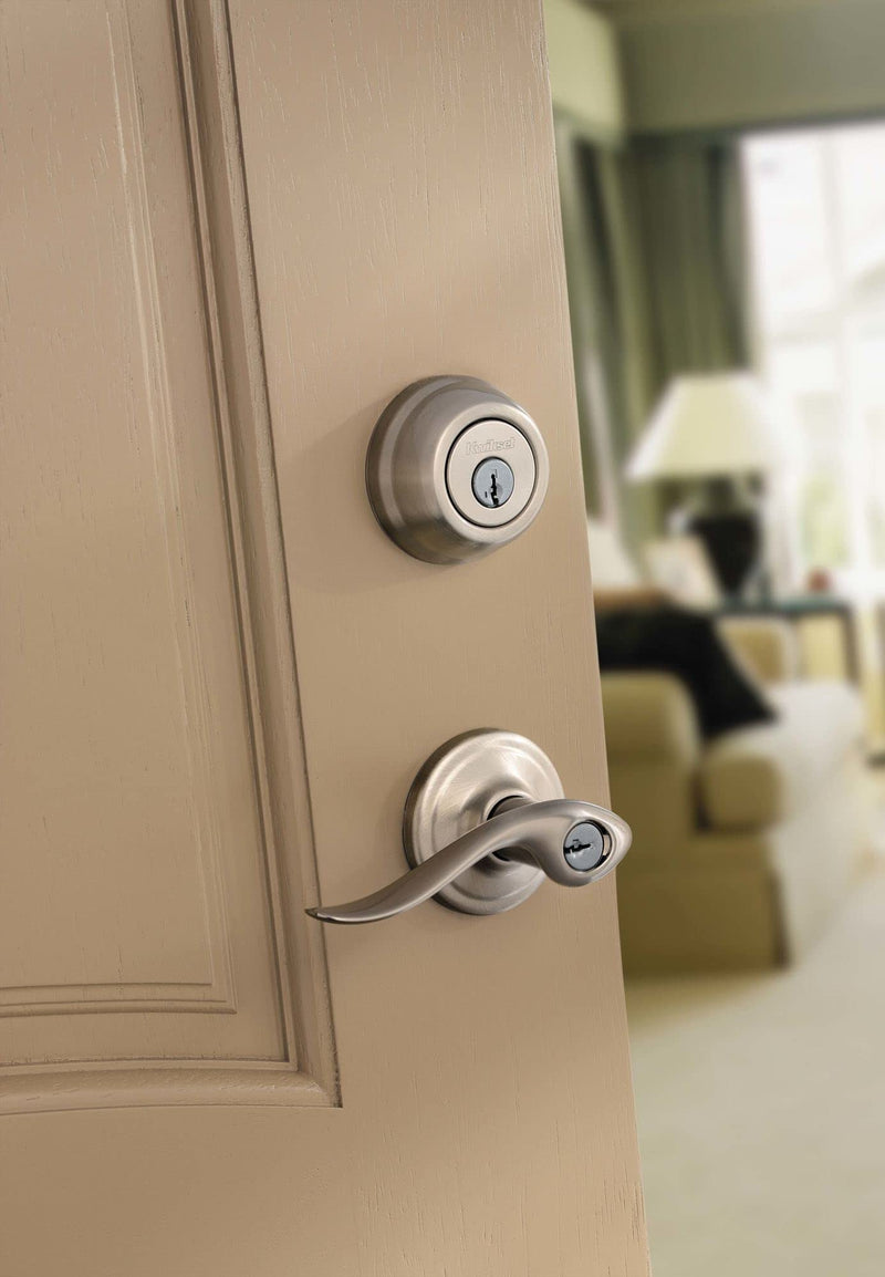 Kwikset Tustin Entry Door Handle with Lock and Key, Secure Keyed Reversible Lever Exterior, For Front Entrance and Bedrooms, Venetian Bronze, Pick Resistant Smartkey Rekey Security and Microban