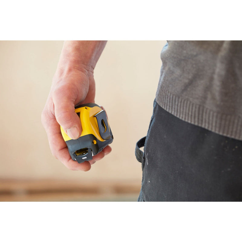 STANLEY FATMAX Classic Tape with Blade Armor, 10m Metric Only | Durable tape, 14 feet extended reach when working alone, tru-zero hook, accuracy class II 10 m