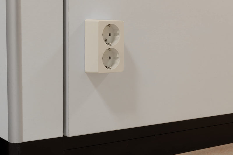 REV 0510071777 Standard, surface-mounted socket 2-way. Complete set: frame and insert, white 2-way socket