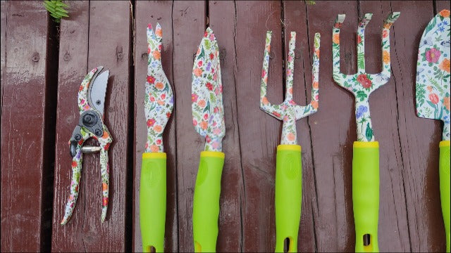 Garden Tool Set 9 Piece Heavy Duty Aluminum Gardening Hand Tools Kit Cute Gardening Supplies with Non-Slip Rubber Grip Gift for Women/Parent Green