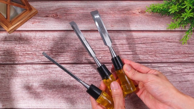 8 Pcs Woodworking Tools Set, Includes 6 Pcs Wood Chisel CR-V Steel Beveled Blades (1/4", 1/2", 3/4", 1", 1 1/4", 2"), Solid Beech Wood Mallet & SK5 Double-Edged Hand Saw for Carpenter DIY