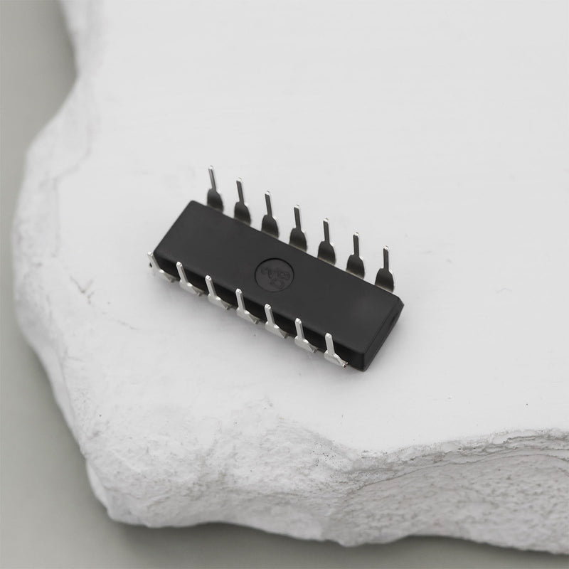 ECSiNG Pack of 20 74HC132N Quadruple Schmitt Trigger SN74HC132 DIP-14 for Domestic Appliances Signal Preparation for Industrial Automation Sensors