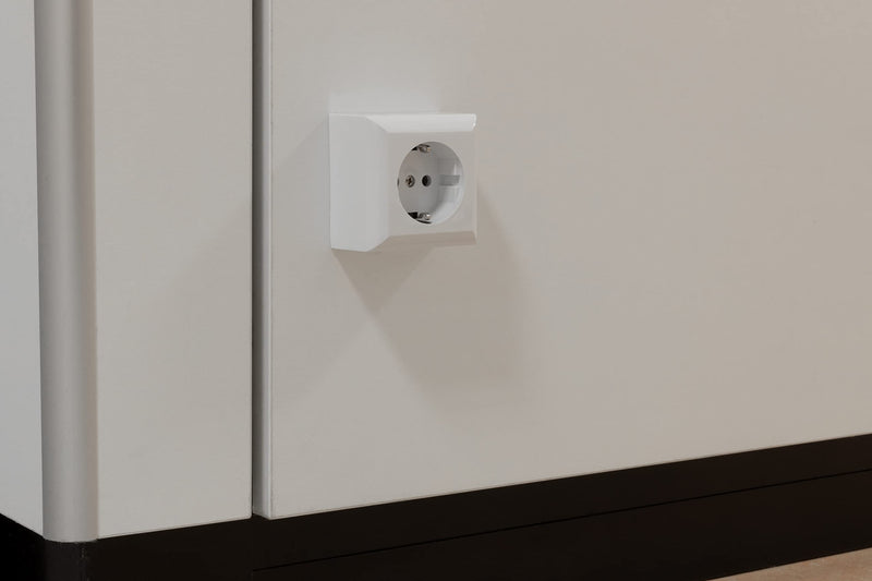 REV 0500142551 PlanoLuxe, surface-mounted socket 1-way. Complete set: frame and insert, white sockets with contact protection, single