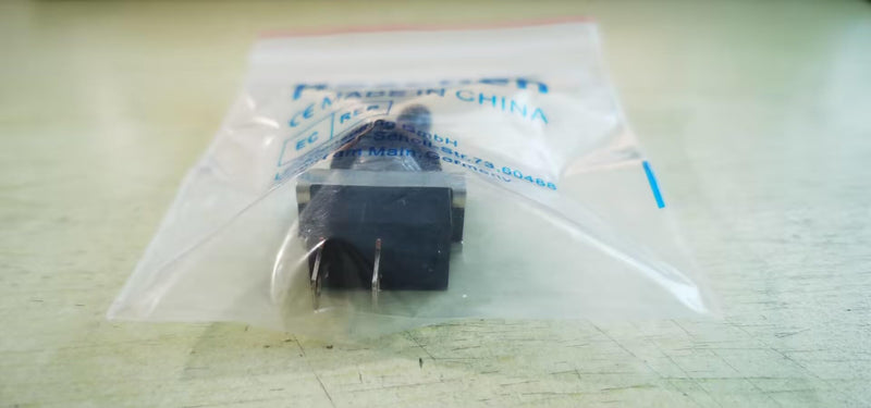 Heschen toggle switch KN3D-101 on/off switch 25A 12V 2-pin latching with waterproof (1) 1