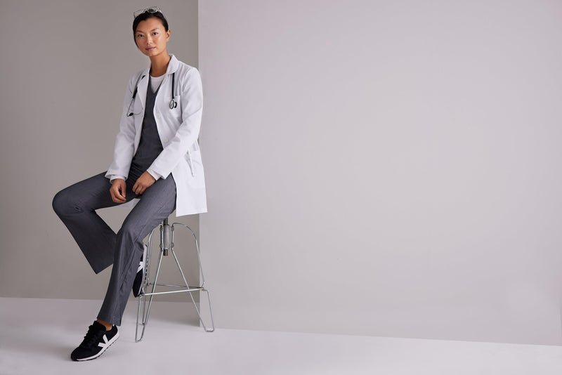 Grey's Anatomy Signature Brooke Lab Coat - 2 Pocket 32" Coat Medium White