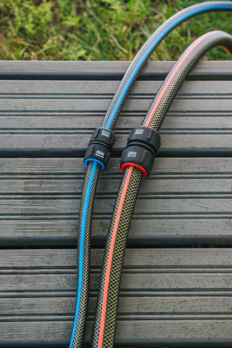 Fiskars Hose repairer, diameter 19 mm (3/4 inch), with color coding system, universal size, FiberComp, 30 g, black/red, 1054785 | Universal size, FiberComp, 30 g, black/red, 1054785 Diameter 19 mm (3/4 inch) Fibercomp