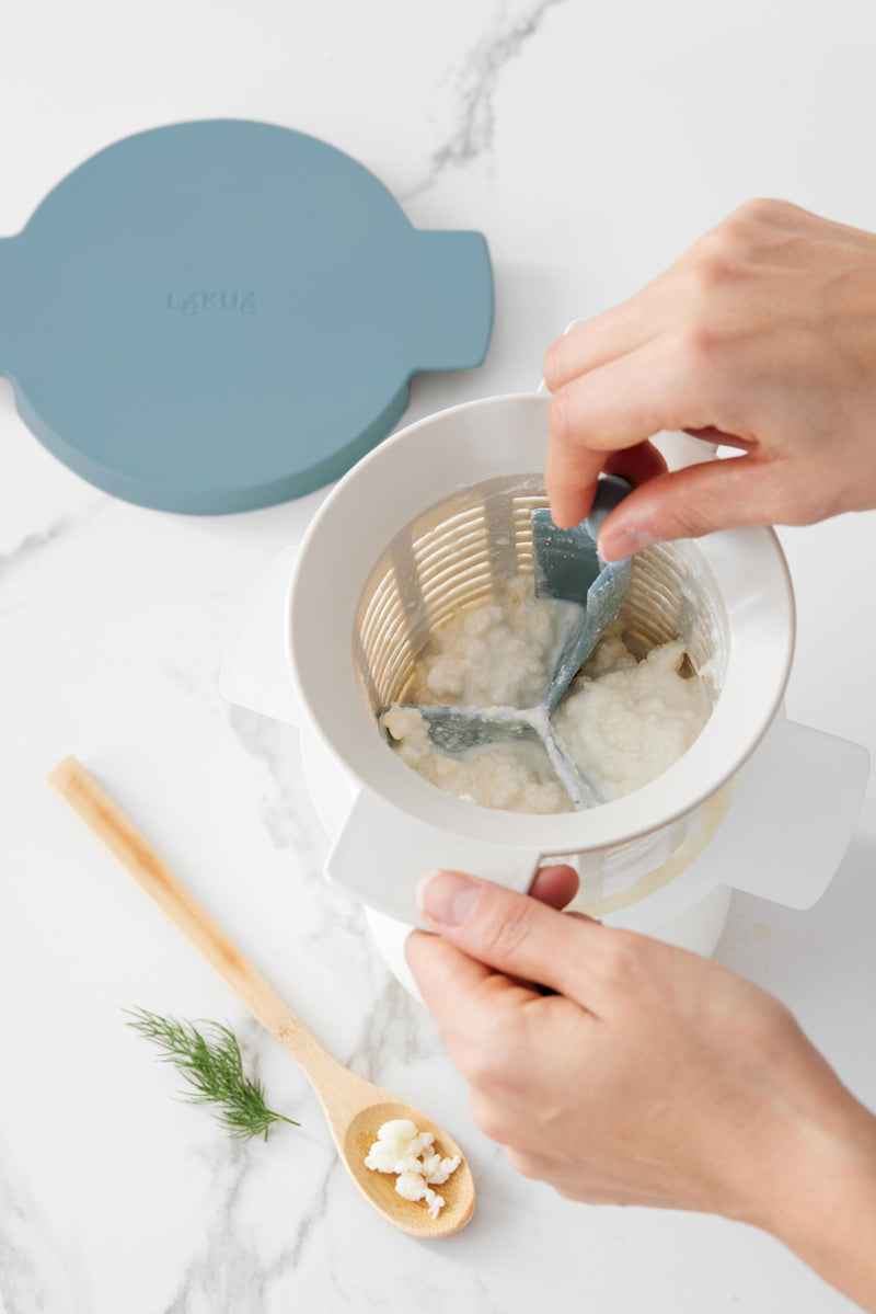 Lékué Kefir & Yogurt Maker | All-In-One Kit - Heat the Milk, Ferment, Filter & Preserve with No Electricity Needed | Easy to Use with Recipes Included like Matcha Yogurt | Healthy Natural Probiotics
