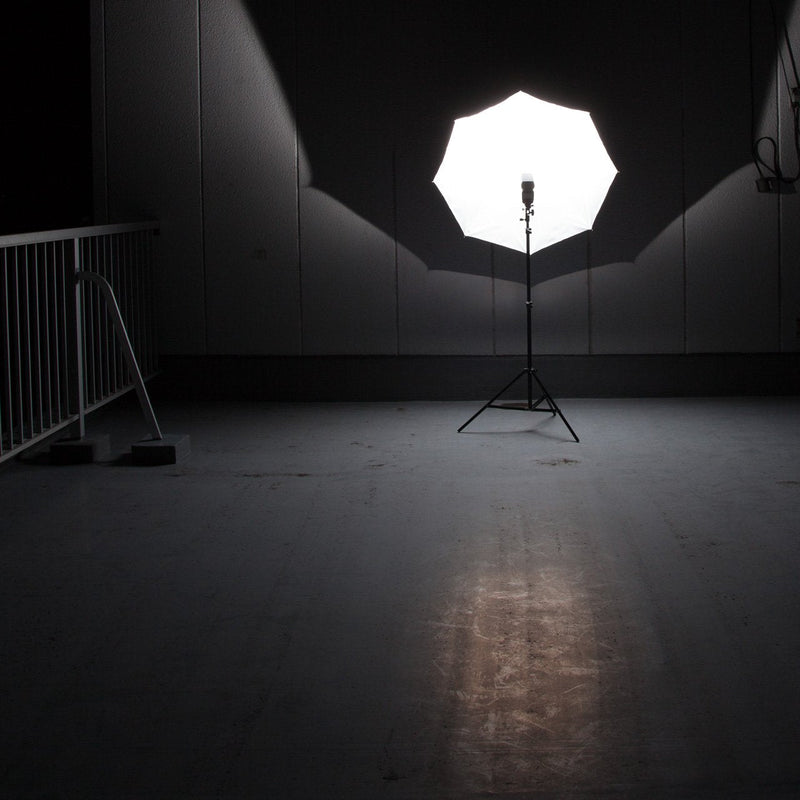 UNPLUGGED STUDIO 43" White Reflective Umbrella with Fiberglass Ribs for Studio Flash and Speedlite Lighting - UN-029 43inch