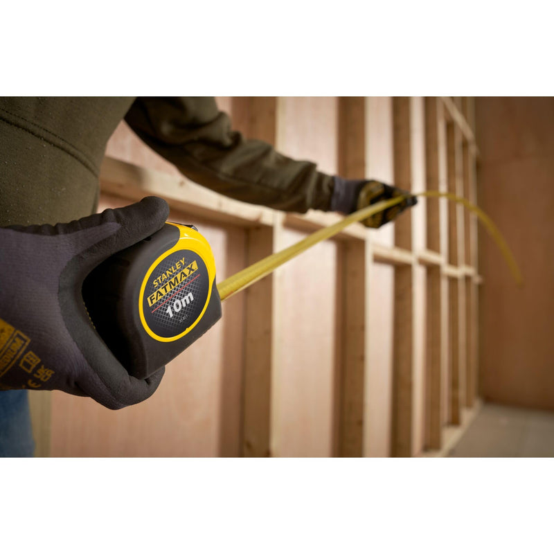 STANLEY FATMAX Classic Tape with Blade Armor, 10m Metric Only | Durable tape, 14 feet extended reach when working alone, tru-zero hook, accuracy class II 10 m