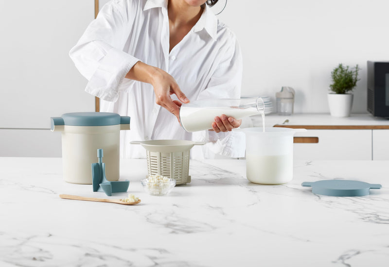 Lékué Kefir & Yogurt Maker | All-In-One Kit - Heat the Milk, Ferment, Filter & Preserve with No Electricity Needed | Easy to Use with Recipes Included like Matcha Yogurt | Healthy Natural Probiotics