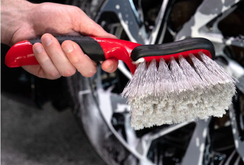 Mothers Car Wash Brush, Wheel and Fender Brush, Short Handle Tire Cleaner for Car Detailing, 10 Inch, Red/Black Standard