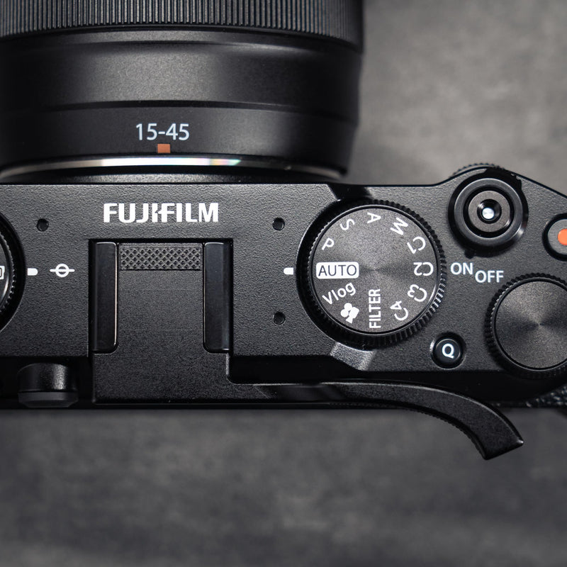Metal Thumb Up Grip for Fujifilm Fuji X-M5 XM5 Camera, Hot Shoe Thumb Rest Support Grip ，Exclusive Vintage Anti-Slip Pattern,Improve The Stability of The Camera (BlackA) BlackA