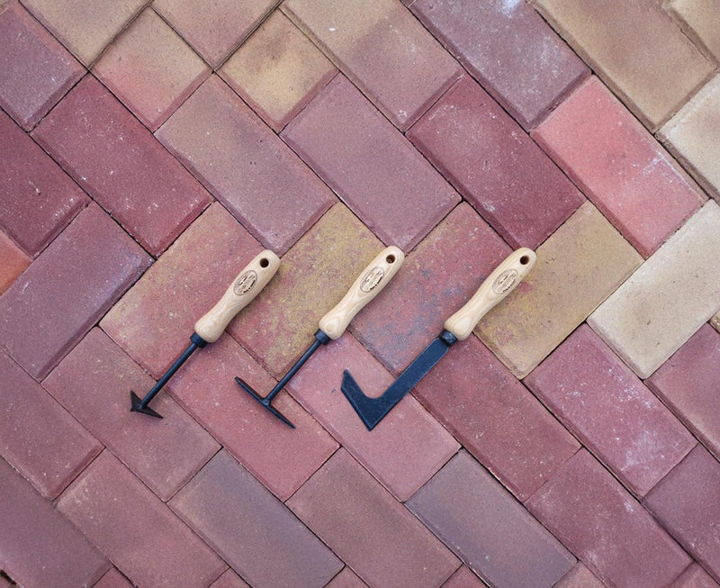 Dewit Short Handle Patio Knife – Premium Weeding Tool for Pavers | Tempered Boron Steel Blade | Ash Hardwood Handle | Eco-Friendly | 11" Length