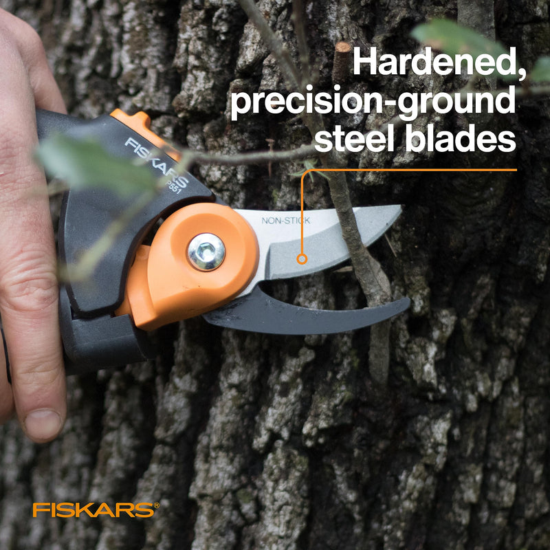 Fiskars PowerGear2 Pruning Shears, Patented Gear Technology & Cam Mechanism Multiplies Leverage, Hardened Steel Bypass Blade, Contoured Rolling Handle Reduces Hand Fatigue, 3/4" Cut Capacity