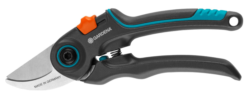 GARDENA (12203) ExpertCut pruning shears: Ideal for cutting fruit trees, 7/8" Cutting diameter, 2-stage variable handle opening, stainless steel blades, bypass cutting principle. Made in Germany
