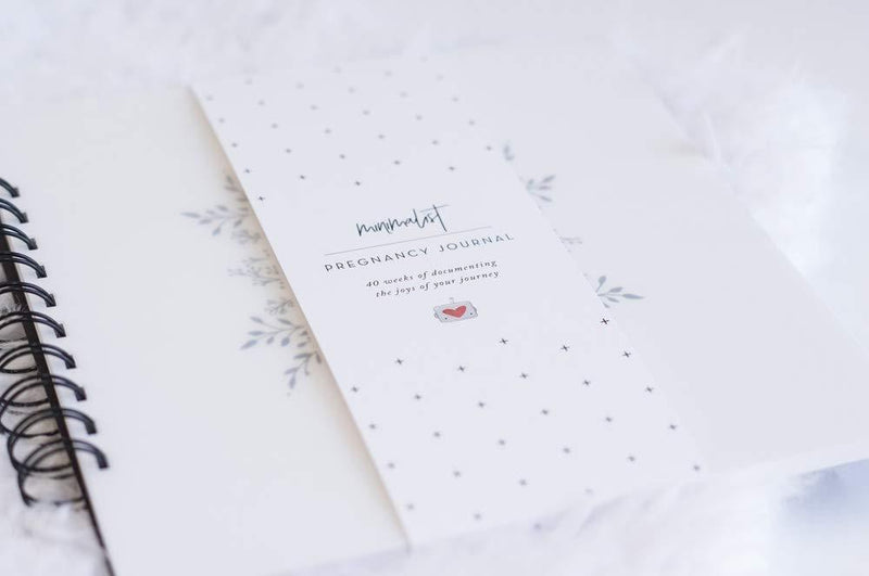 Pregnancy Journal, Black and White: A nine-month journal to document every important pregnancy milestone