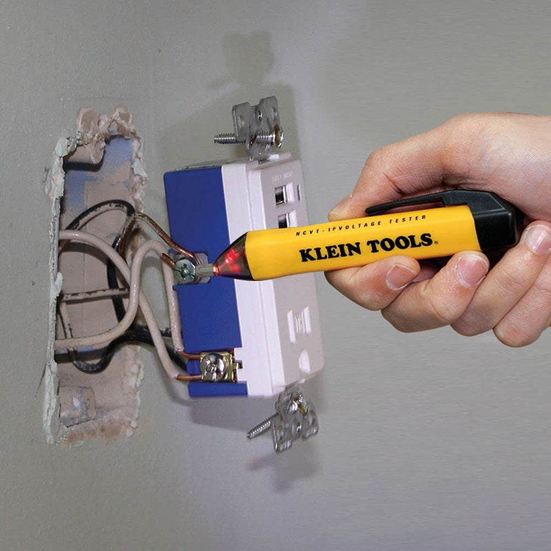 Klein Tools 69149P Multimeter Test Kit, Klein Digital Multimeter, Noncontact Voltage Tester and Outlet Tester, Leads and Batteries Included Multimeter Kit