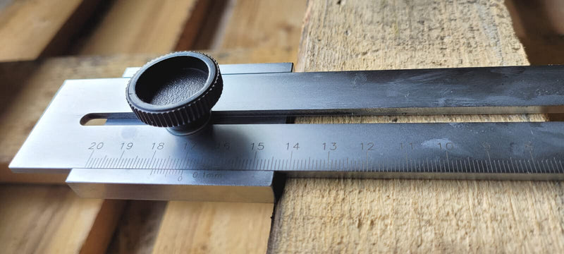 WRS precision marking ruler, matt chrome-plated, lasered scale, mm graduation, hardened marking edge, size name: 200 mm measuring range