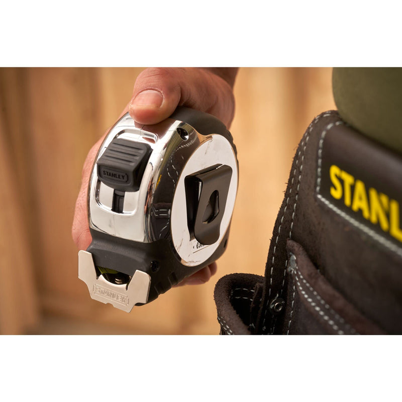 Stanley FatMax PRO Tape Measure Blade Armor 0-33-897 (10 m length, 32 mm width, accuracy class II, with lock & Mylar protective sight, automatic rewind, impact-resistant housing, belt clip) 10m