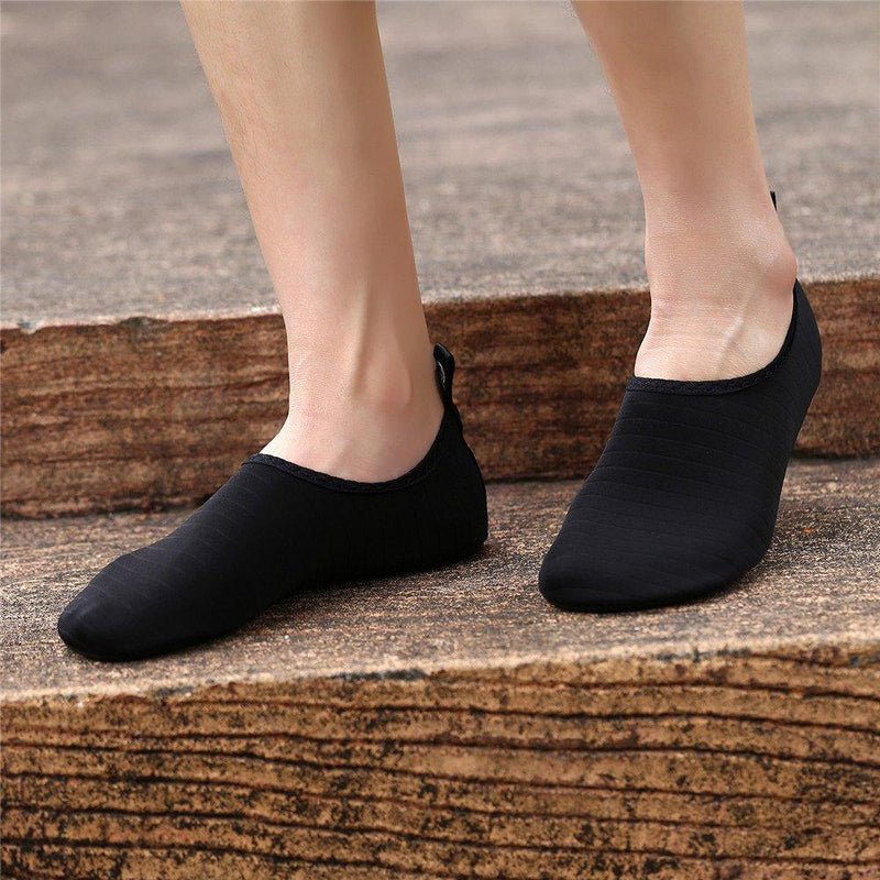Womens and Mens Kids Water Shoes Barefoot Quick-Dry Aqua Socks for Beach Swim Surf Yoga Exercise 3.5-4 Tw.black