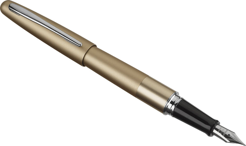 PILOT Metropolitan Collection Fountain Pen, Gold Barrel, Classic Design, Fine Nib, Black Ink (91112)