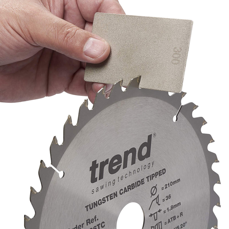Trend DWS/CC/FC Fine/Coarse Double-Sided Diamond Credit Card Sharpening Stone (3-inch)