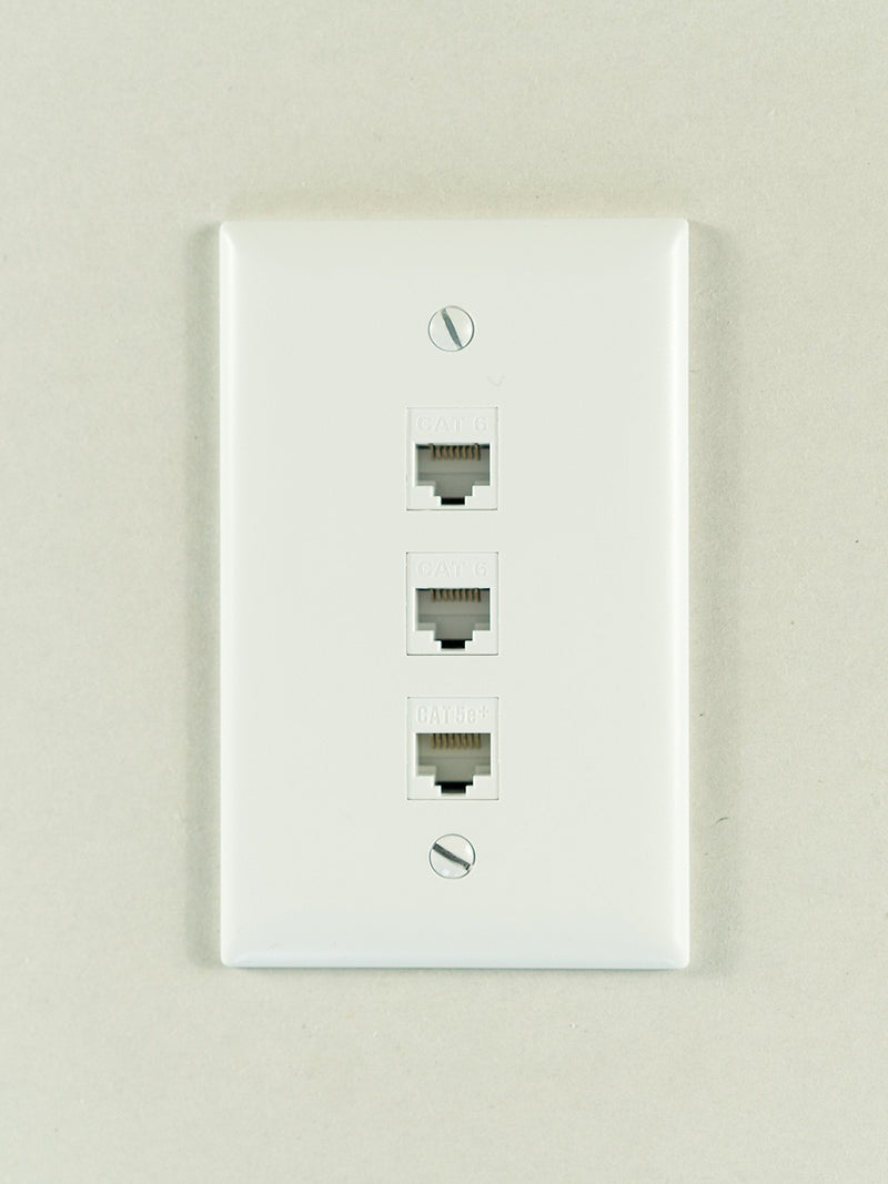 Legrand - OnQ 3 Port Keystone Single Gang Wall Plate, 1 Gang Keystone Wall Plate Supports 3 Keystone Insert, Screw-In Plastic, White, 10 Count, WP3403WH10 Pack of 10