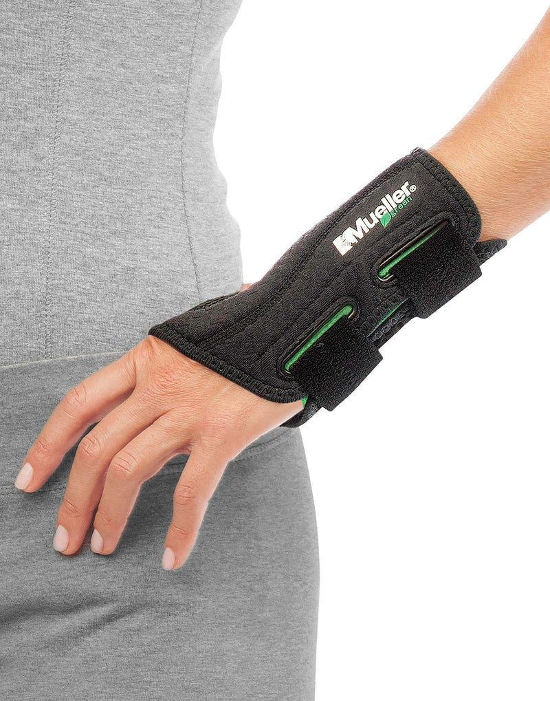 Mueller Green Fitted Wrist Brace, Black, Left Hand, Small/Medium (5-8) Small/Medium (Pack of 1)